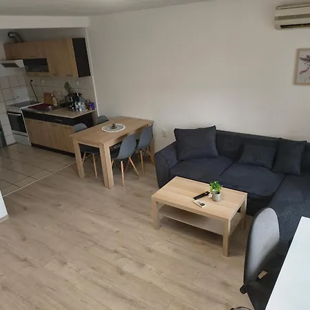 васил левски 61 Apartman Burgasz