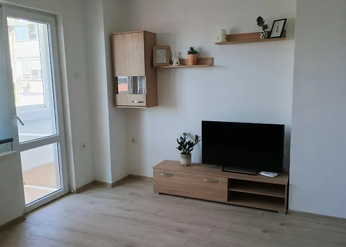 васил левски 61 *